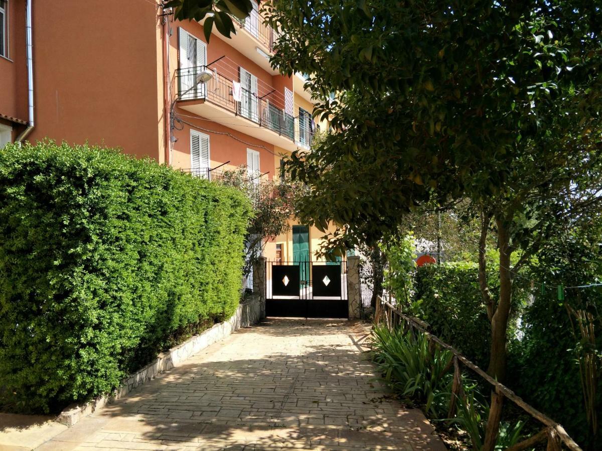 B&B Benjamas Bisacquino 외부 사진